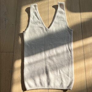 NEW NakedCashmere V-Neck Top Silver Tank Blouse 100% Cashmere Quiet Luxury XS S